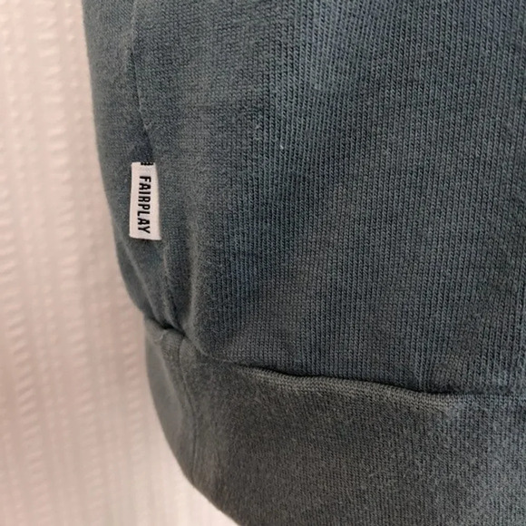 FAIRPLAY | Short Sleeve Sweatshirt Tee Medium - Picture 6 of 7
